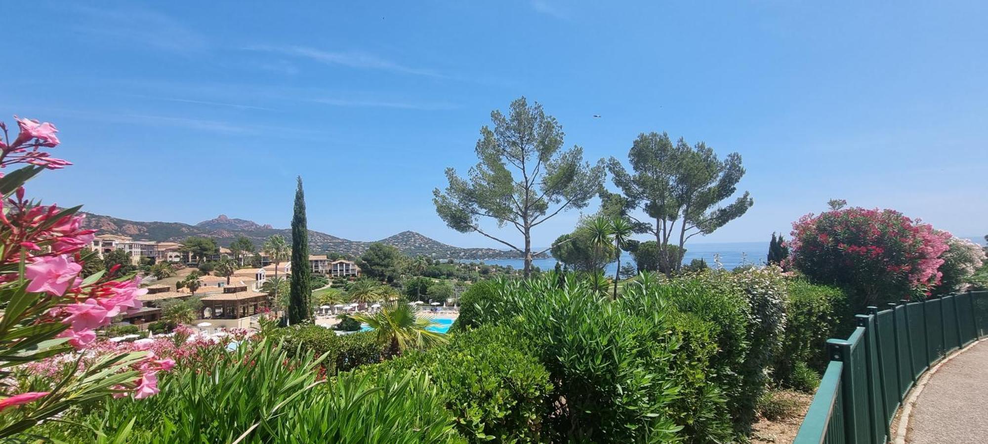 Agay Cap Esterel Village Allee Fleurs - F2 Clim Vue Golf Et Mer - Grande Terrasse Plein Sud Saint-Raphaël Eksteriør bilde