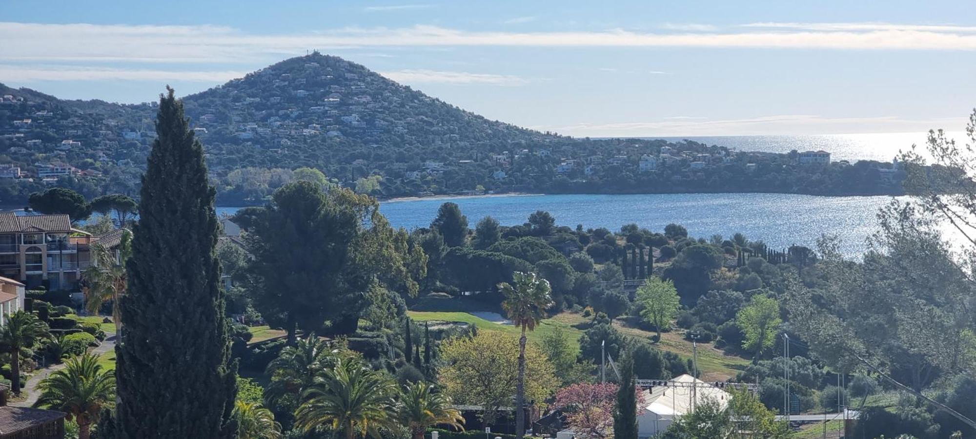 Agay Cap Esterel Village Allee Fleurs - F2 Clim Vue Golf Et Mer - Grande Terrasse Plein Sud Saint-Raphaël Eksteriør bilde